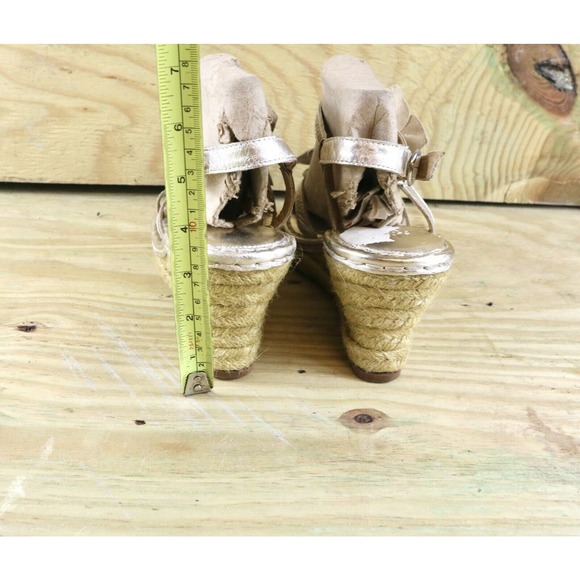 Born Espadrilles 40.5 Wedge Gold Floral Sandals Women's Sz 9 Buckle Leather Shoe - Picture 4 of 8